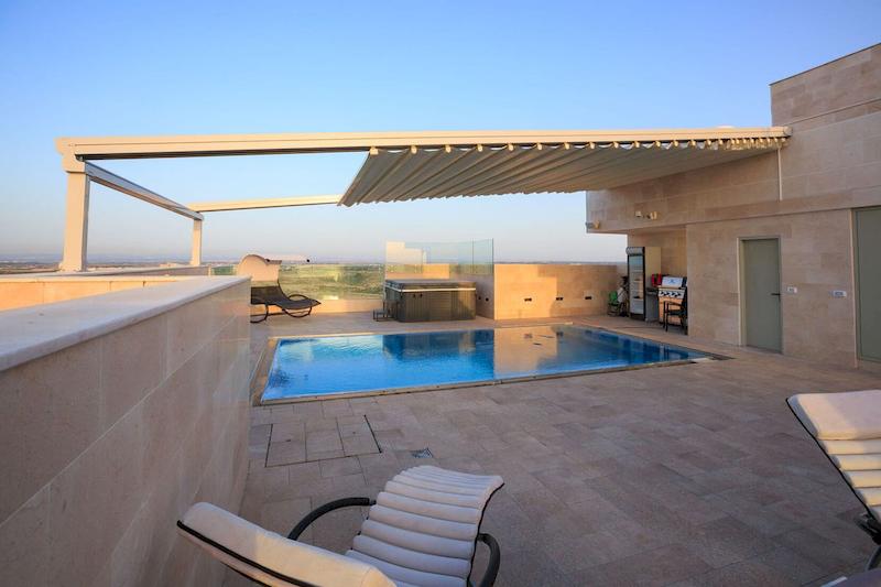 סנטק פרגולות לבריכה